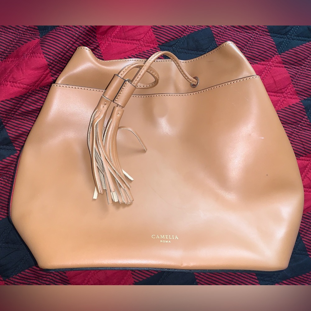CAMELIA RIMA BUCKET BAG
